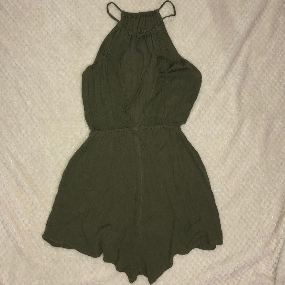 Olive open back romper - Picture 2 of 5